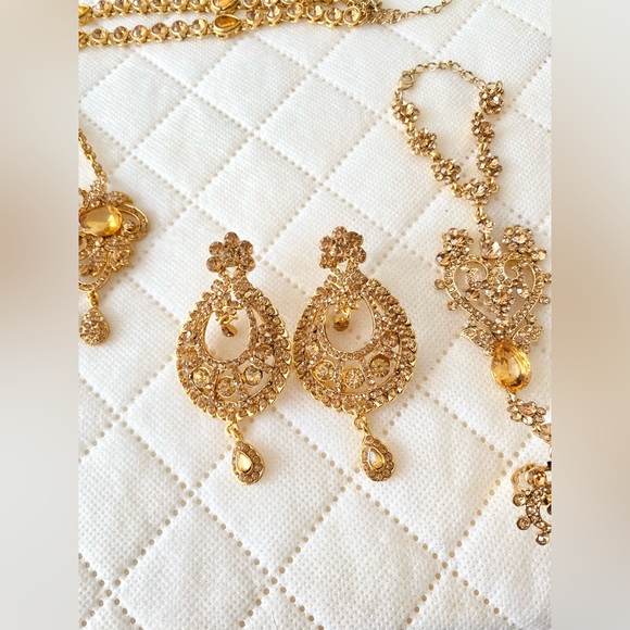 Indian Pakistani Desi Wedding Bridal Party Artificial Gold Full Jewellery Set - Picture 3 of 7